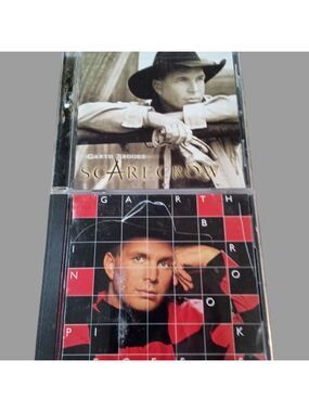 Garth Brooks 2 CD Lot- Scarecrow (2001) & In Pieces (1993) Country Music EUC CDs